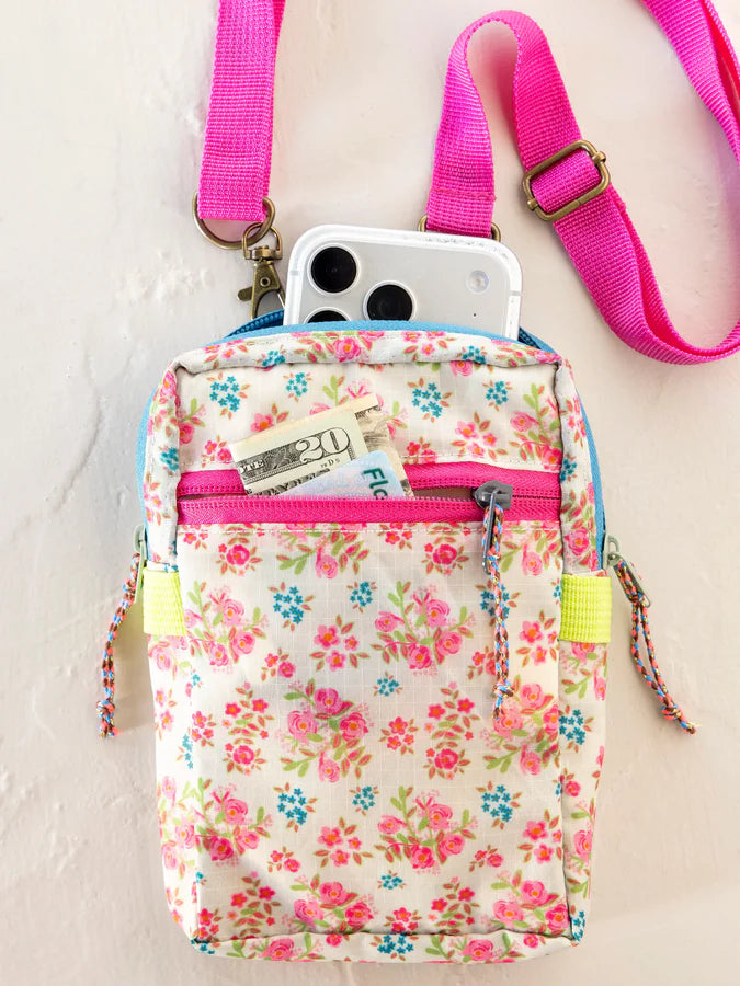 8-in-1 Pocket Crossbody