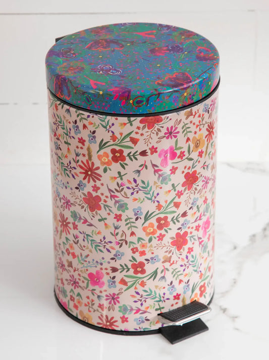 Lidded Trash Can